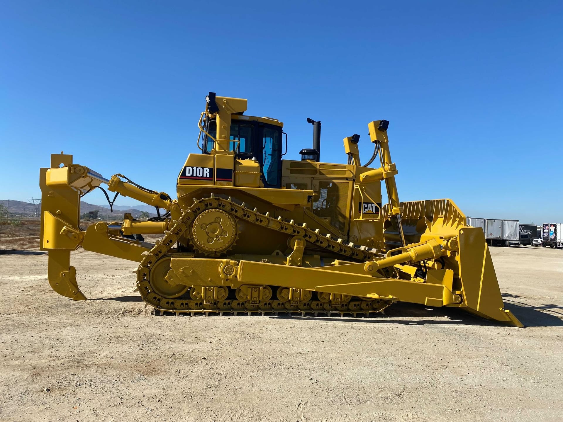 Caterpillar SWOT Analysis-equipment