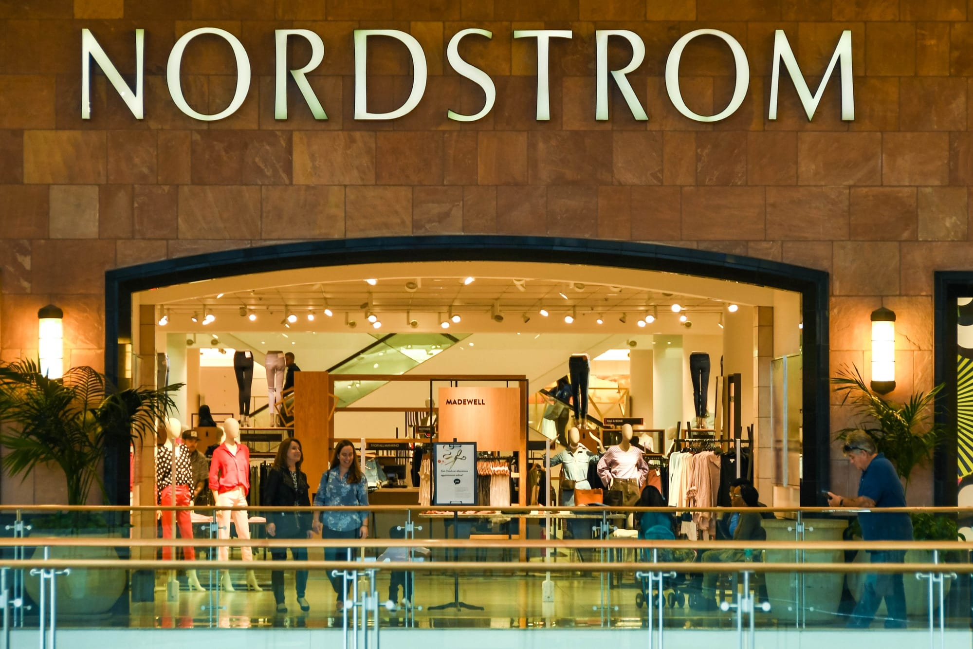 nordstrom-swot-analysis-threats