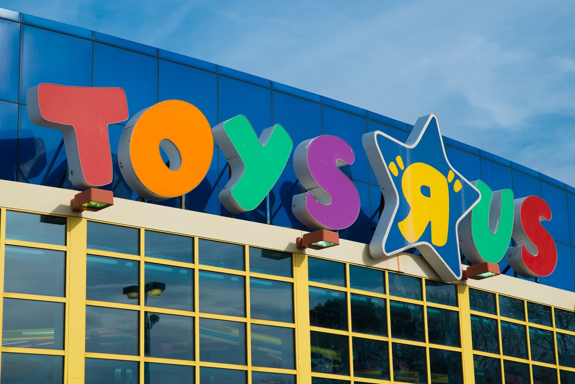 toys-r-us-swot-analysis