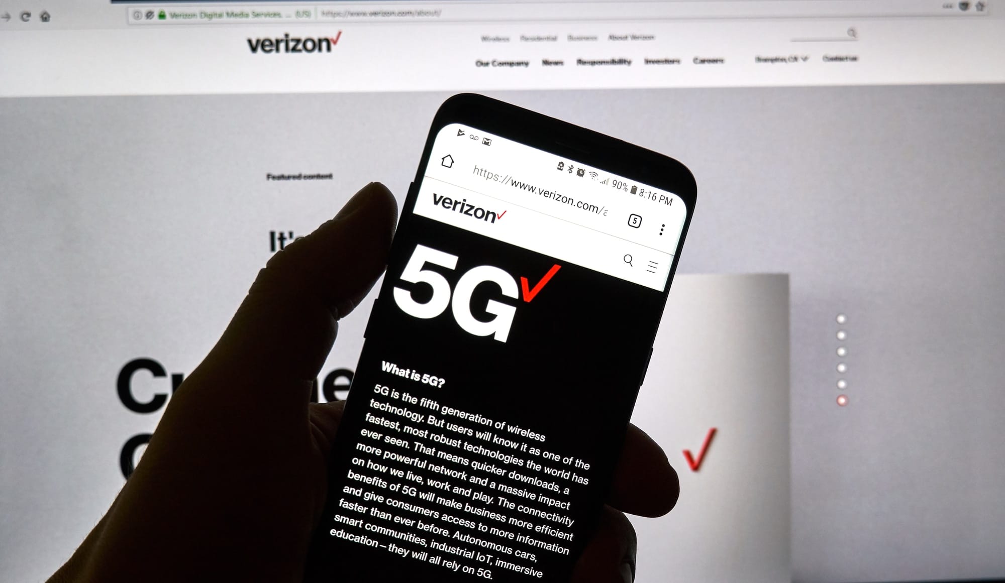 verizon-swot-analysis-strengths Verizon 5g official web page on a cellphone.