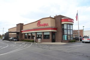 Chick-fil-A SWOT analysis: Can Chicken Sandwiches Beat Competition?