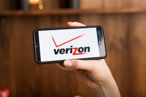 Verizon SWOT Analysis: Dealing with 3 Major Threats